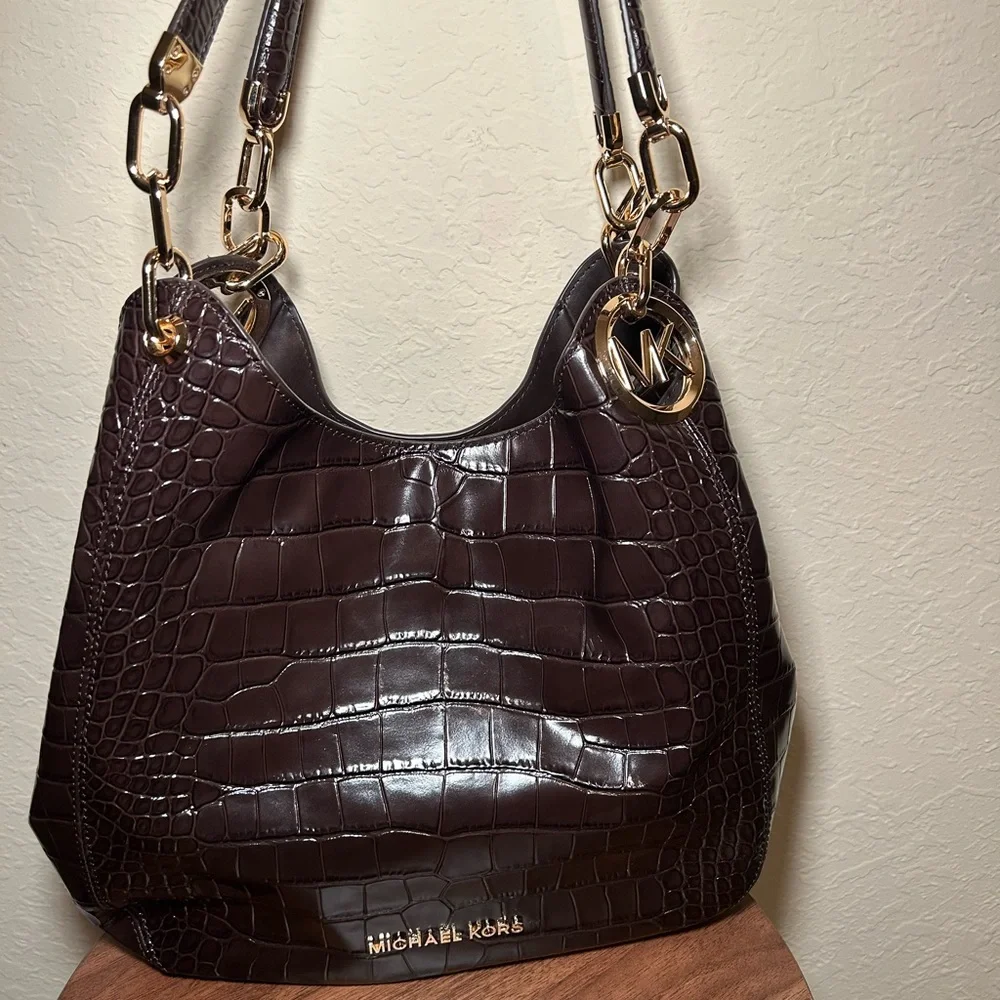 Michael Kors Brown Lillie Large Crocodile Embossed
Leather Shoulder Bag - Picture 3 of 10